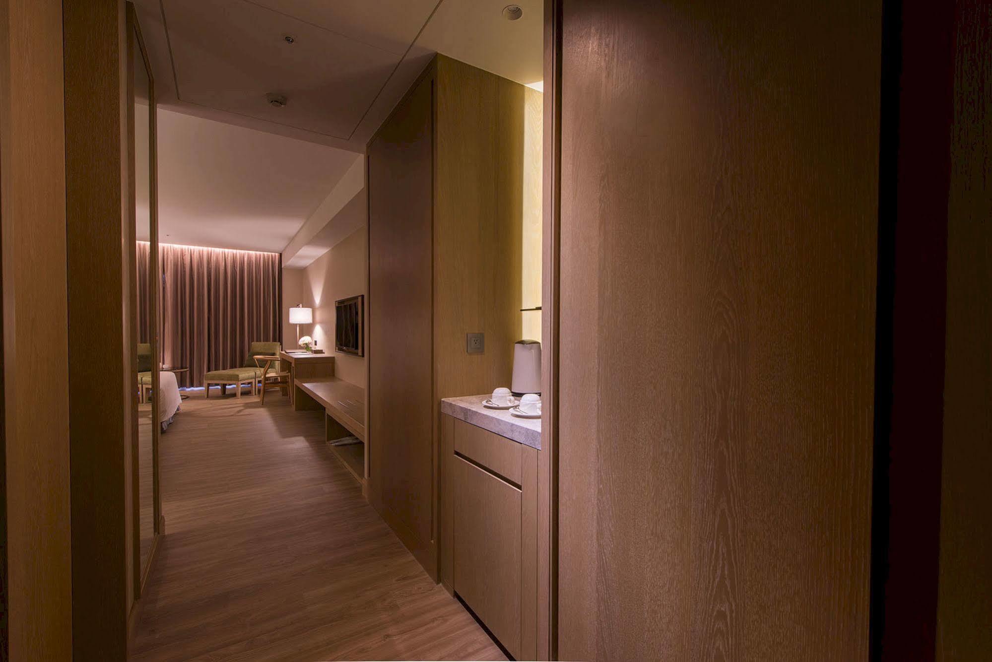 Golden Lake Hotel Jinhu Exterior photo